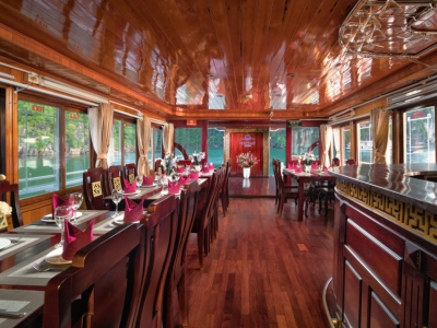 Cozy-Bay-Cruise-Restaurant_1-1024x639