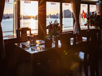 Cozy-Bay-Cruise-Restaurant_5-1024x683