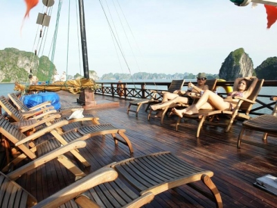 du-thuyen-an-nam-junk-sundeck1