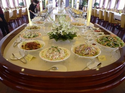 du_thuyen_Golden_cruise_restaurant2