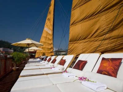 du-thuyen-indochina-sails-sundeck