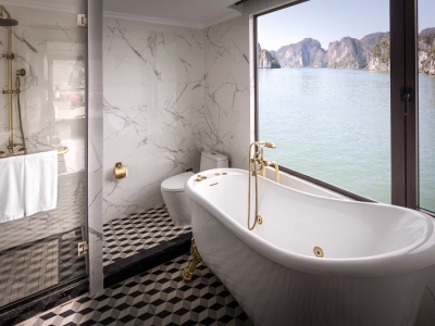 President-Cruises---Suite-Bathroom-1