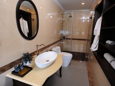 Legend-suite-bathroom