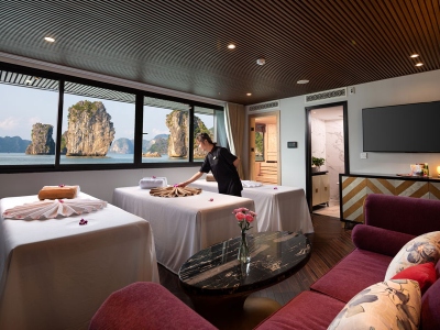 Stellar-of-the-Sea-cruise-Beauty-Spa---Massage