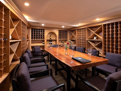 Stellar-of-the-Sea-cruise-Wine-and-Cigars-Cellar