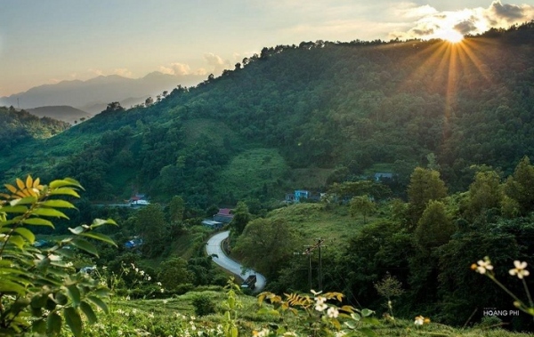 HÀ GIANG - LŨNG CÚ - SÔNG NHO QUẾ THÁC BẢN GIỐC - ĐỘNG NGƯỜM NGAO - PÁC BÓ - HỒ BA BỂ